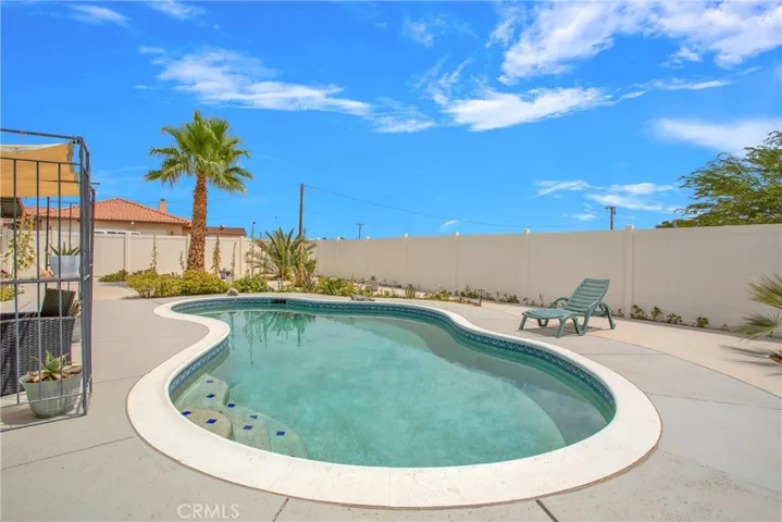 15545 Dale Evans, Apple Valley, California 92307