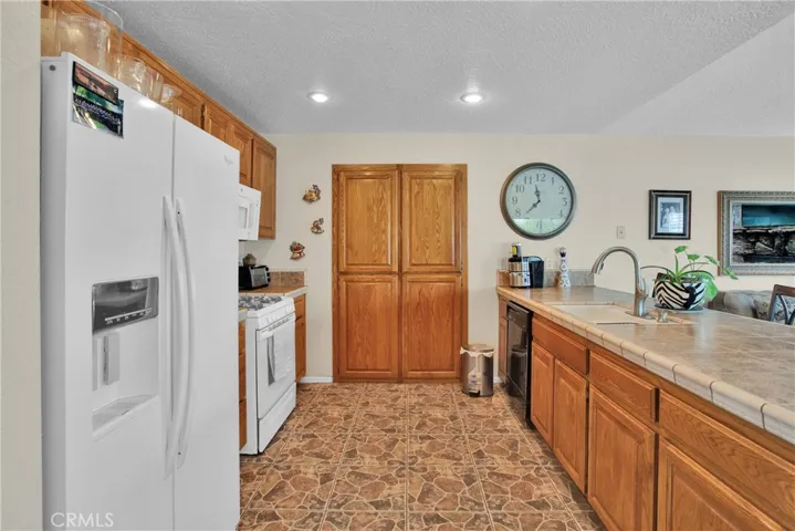 15545 Dale Evans, Apple Valley, California 92307