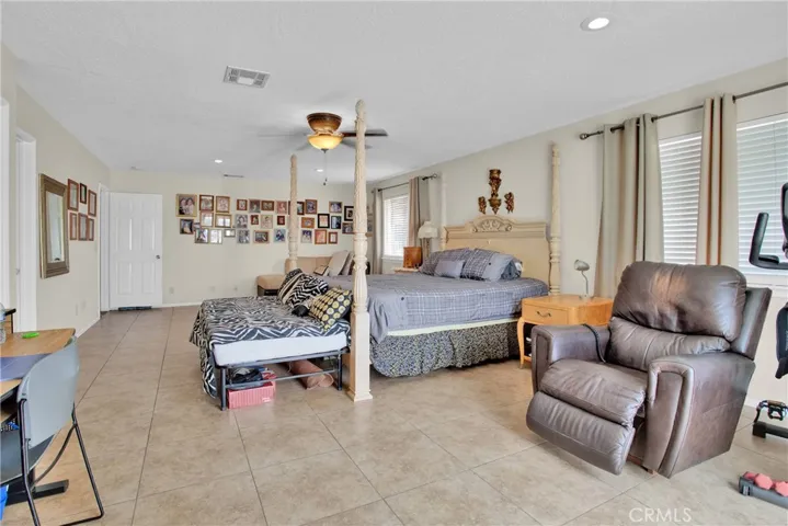 15545 Dale Evans, Apple Valley, California 92307