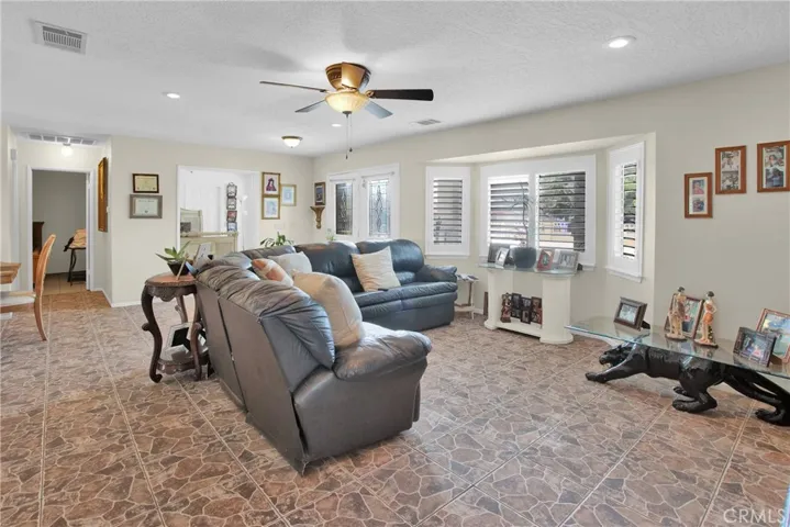 15545 Dale Evans, Apple Valley, California 92307