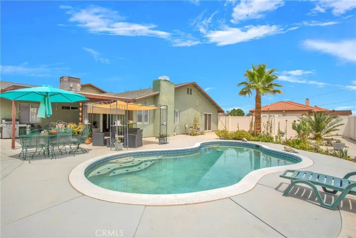 15545 Dale Evans, Apple Valley, California 92307