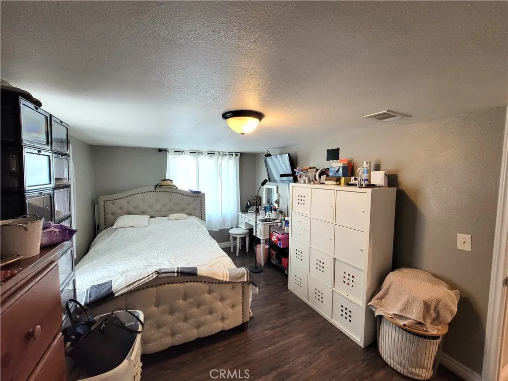 1265 W Mission Boulevard, Pomona, California 91766 home-pic-14