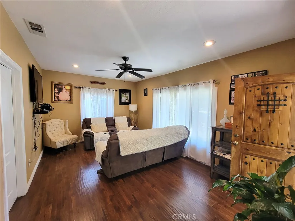 1265 W Mission Boulevard, Pomona, California 91766 home-pic-6