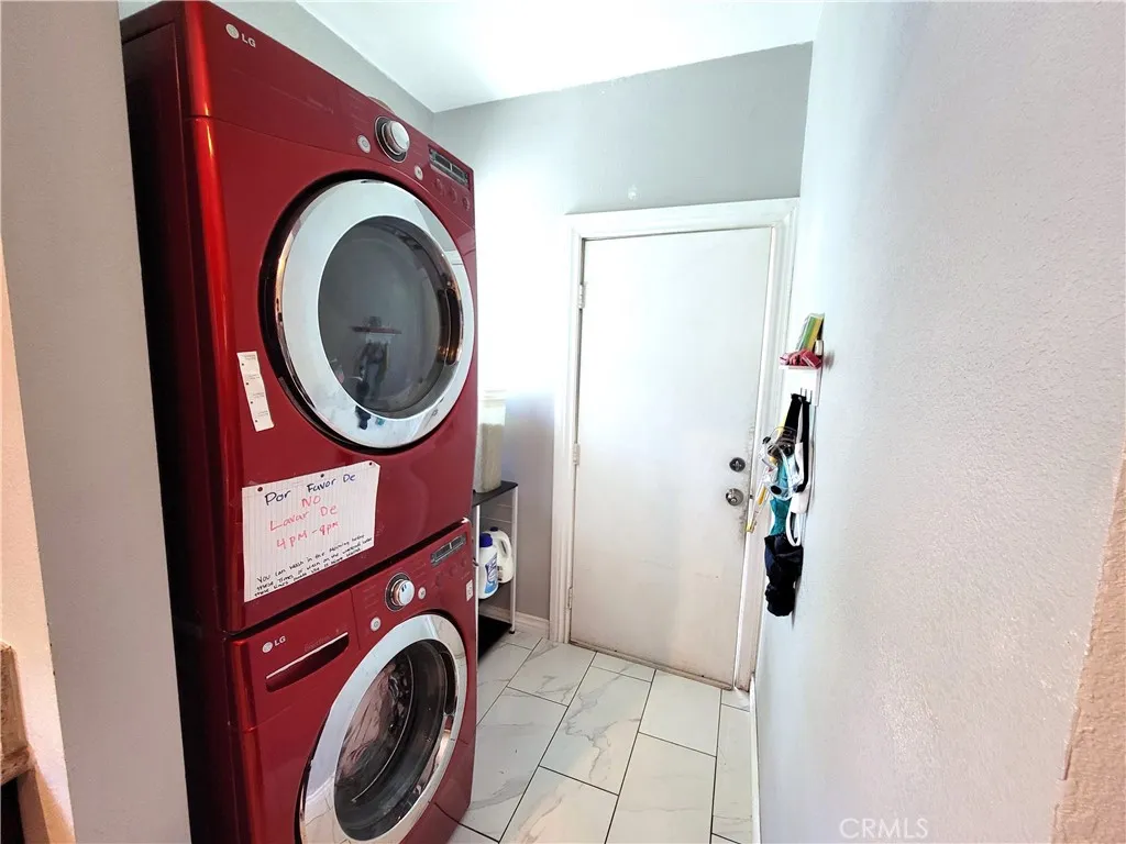 1265 W Mission Boulevard, Pomona, California 91766 home-pic-12