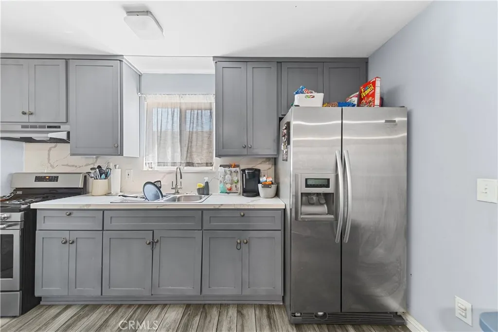 1142 E Century Boulevard, Los Angeles, California 90002 home-pic-12