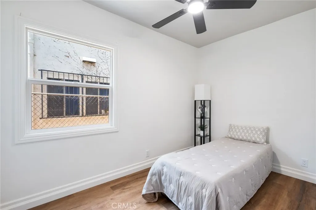637 W 105th Street, Los Angeles, California 90044 home-pic-10