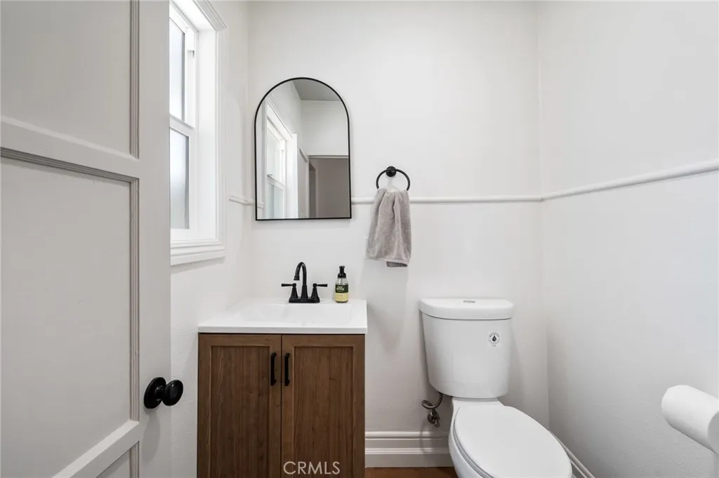 637 W 105th Street, Los Angeles, California 90044 home-pic-11