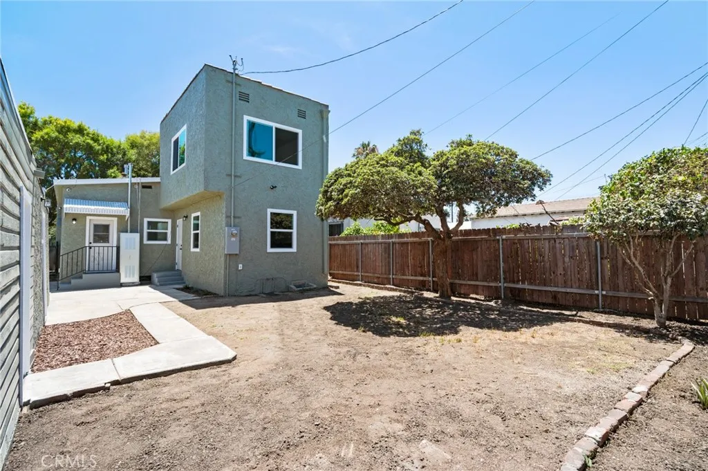 637 W 105th Street, Los Angeles, California 90044 home-pic-22