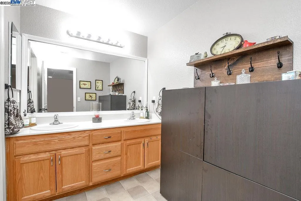675 Merritt Ct, Discovery Bay, California 94505 home-pic-23