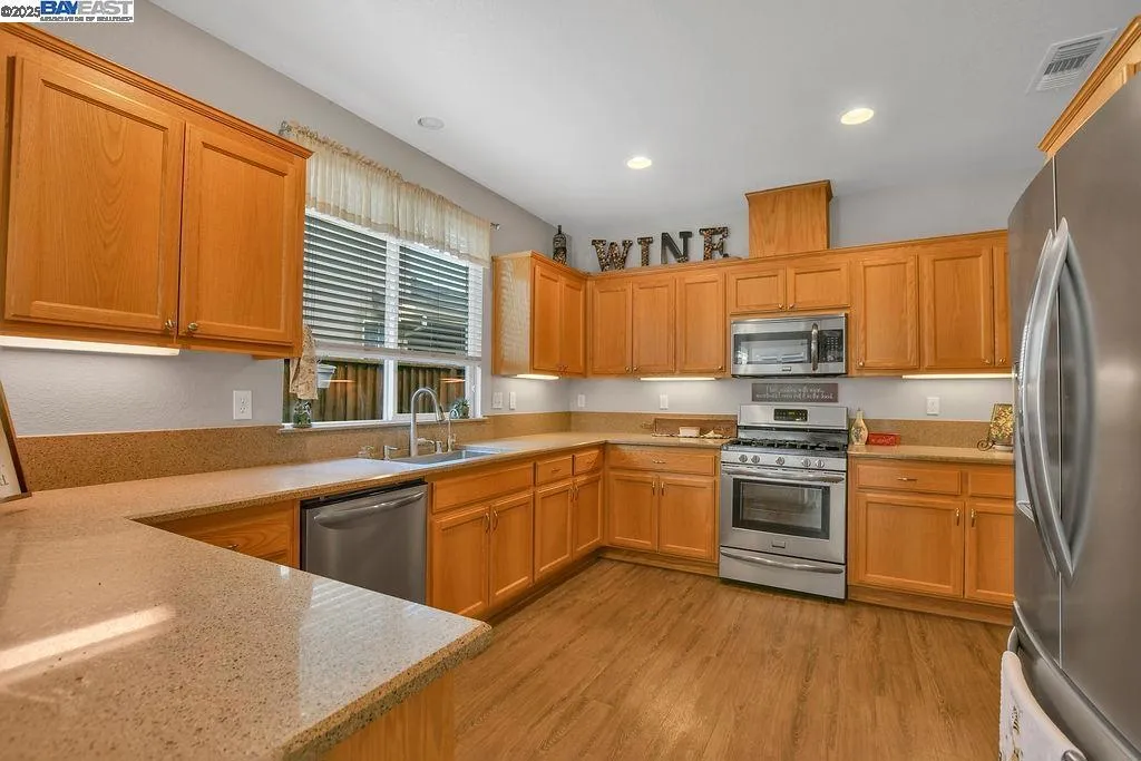 675 Merritt Ct, Discovery Bay, California 94505 home-pic-6