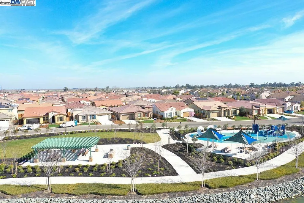 675 Merritt Ct, Discovery Bay, California 94505 home-pic-35
