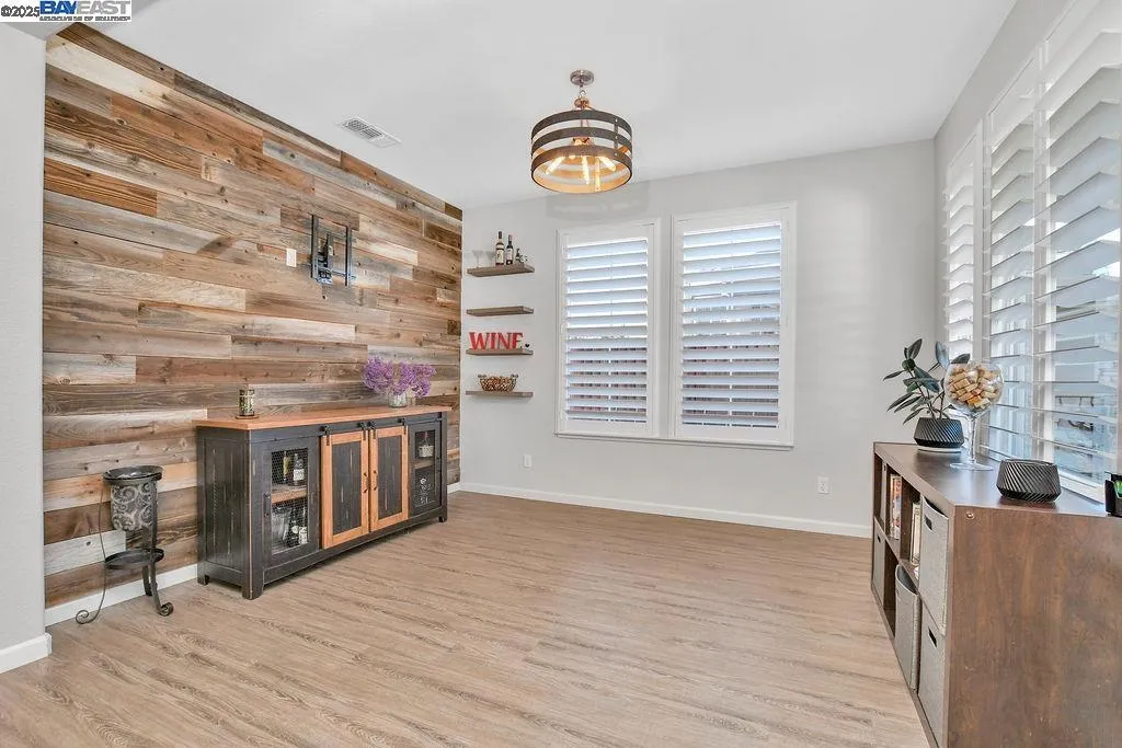 675 Merritt Ct, Discovery Bay, California 94505 home-pic-2