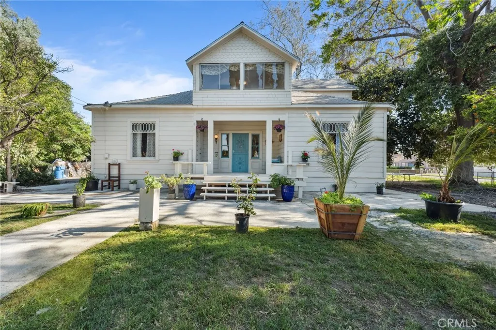 318 E 11th Street, Pomona, California 91766, 5 Bedrooms Bedrooms, ,3 BathroomsBathrooms,Residential,For Sale,11th,IG25161359