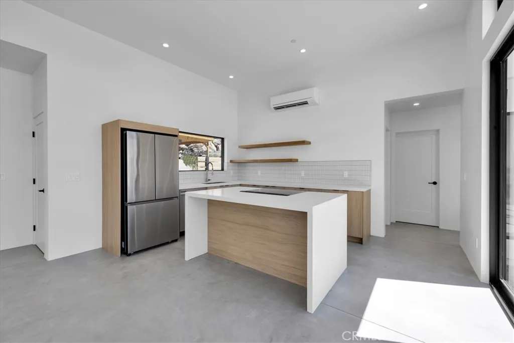 7192 Mount Shasta Avenue, Joshua Tree, California 92252 home-pic-13