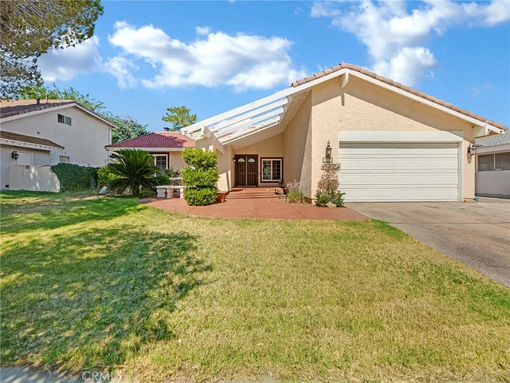44021 Fenner Avenue, Lancaster, California 93536 home-pic-1