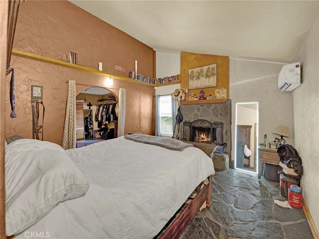 44021 Fenner Avenue, Lancaster, California 93536 home-pic-16