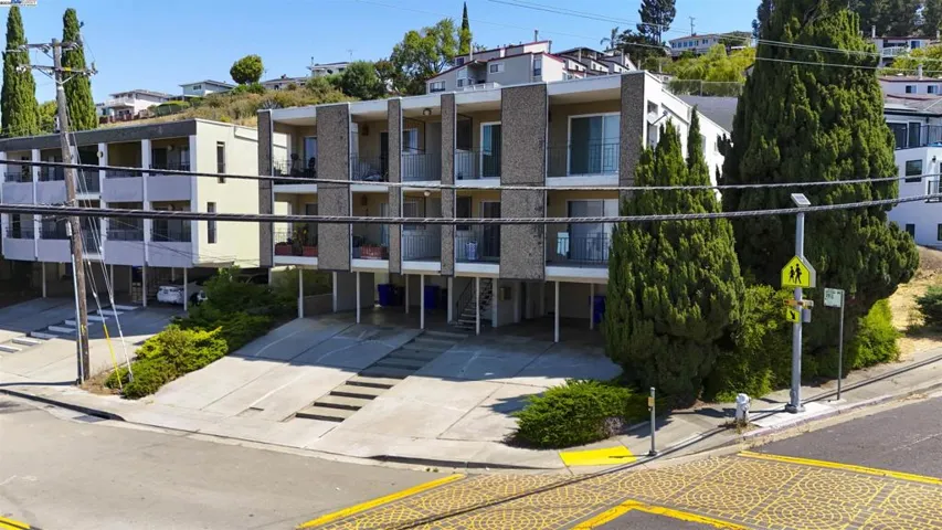 16320 Saratoga St, San Leandro, California 94578