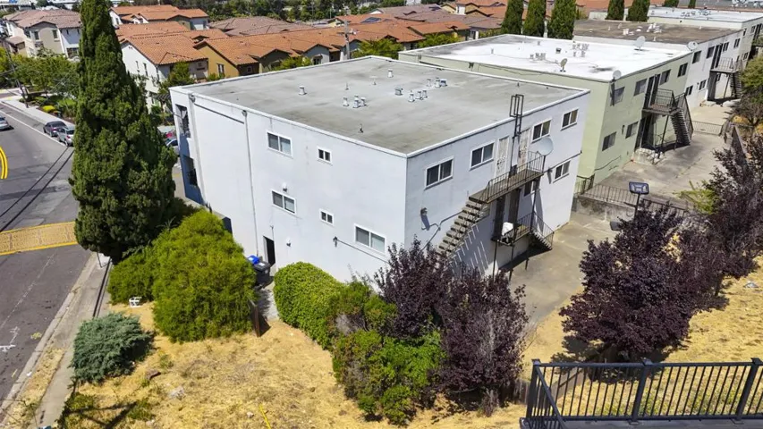 16320 Saratoga St, San Leandro, California 94578