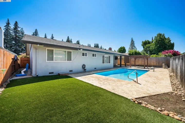 729 S Mills Ave, Lodi, California 95242