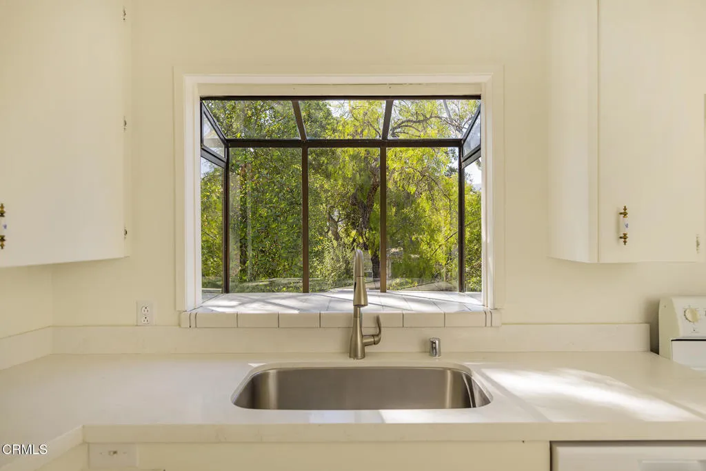 212 Foothill Road, Ojai, California 93023 home-pic-12
