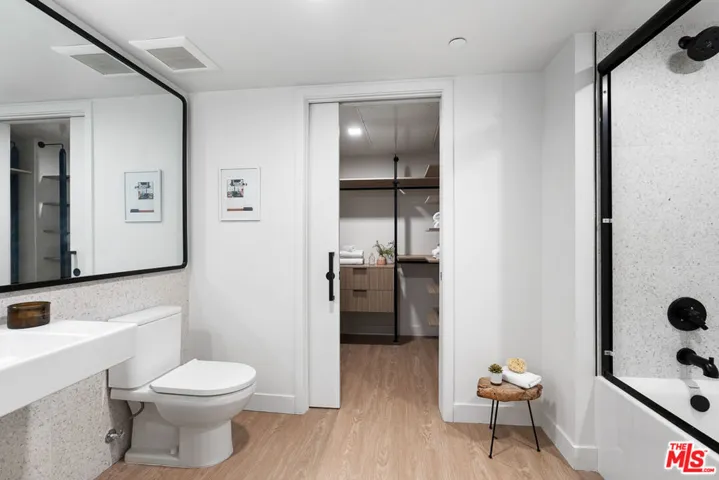 3688 Overland Avenue 722, Los Angeles, California 90034