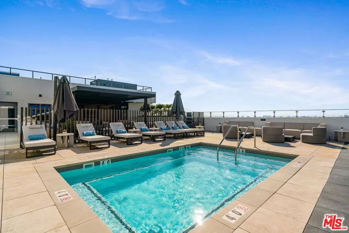 3688 Overland Avenue 722, Los Angeles, California 90034