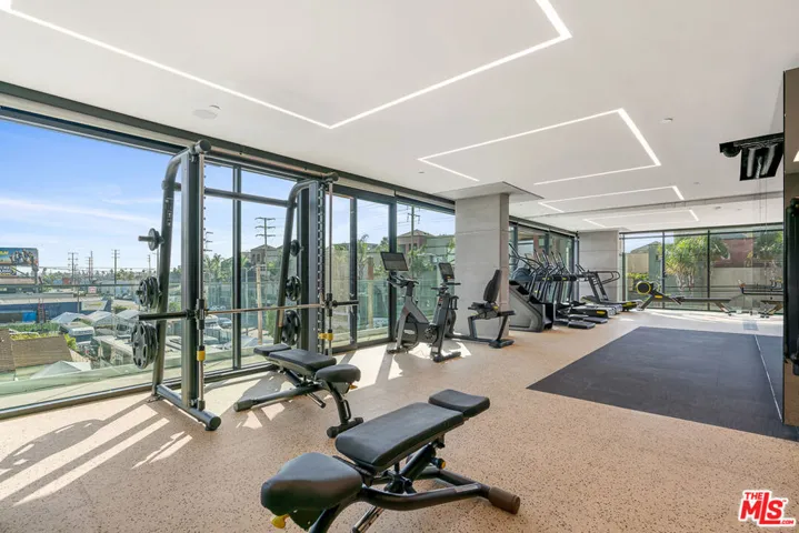 3688 Overland Avenue 722, Los Angeles, California 90034