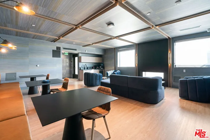 3688 Overland Avenue 722, Los Angeles, California 90034