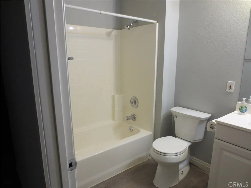 5855 Challen Avenue, Riverside, California 92503 home-pic-9