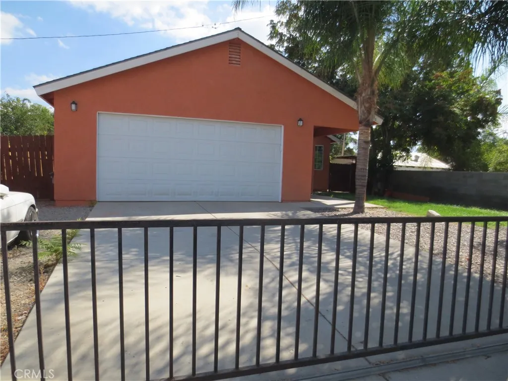 5855 Challen Avenue, Riverside, California 92503 home-pic-2
