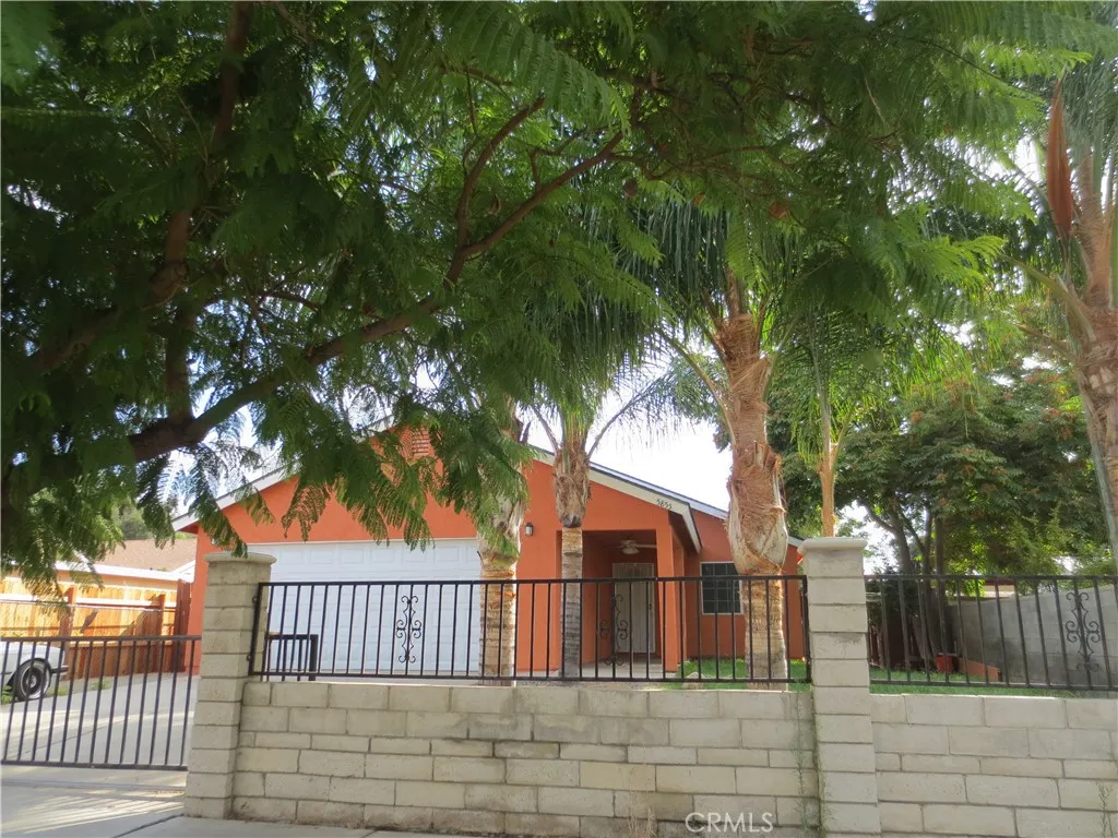 5855 Challen Avenue, Riverside, California 92503 home-pic-1