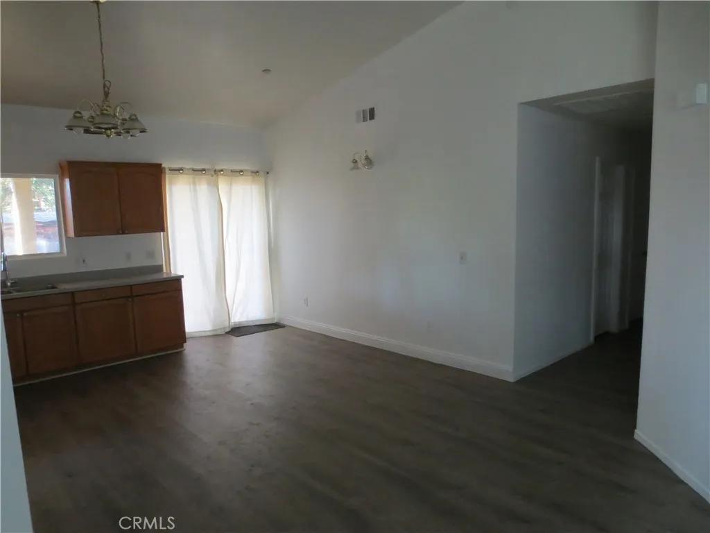 5855 Challen Avenue, Riverside, California 92503 home-pic-8