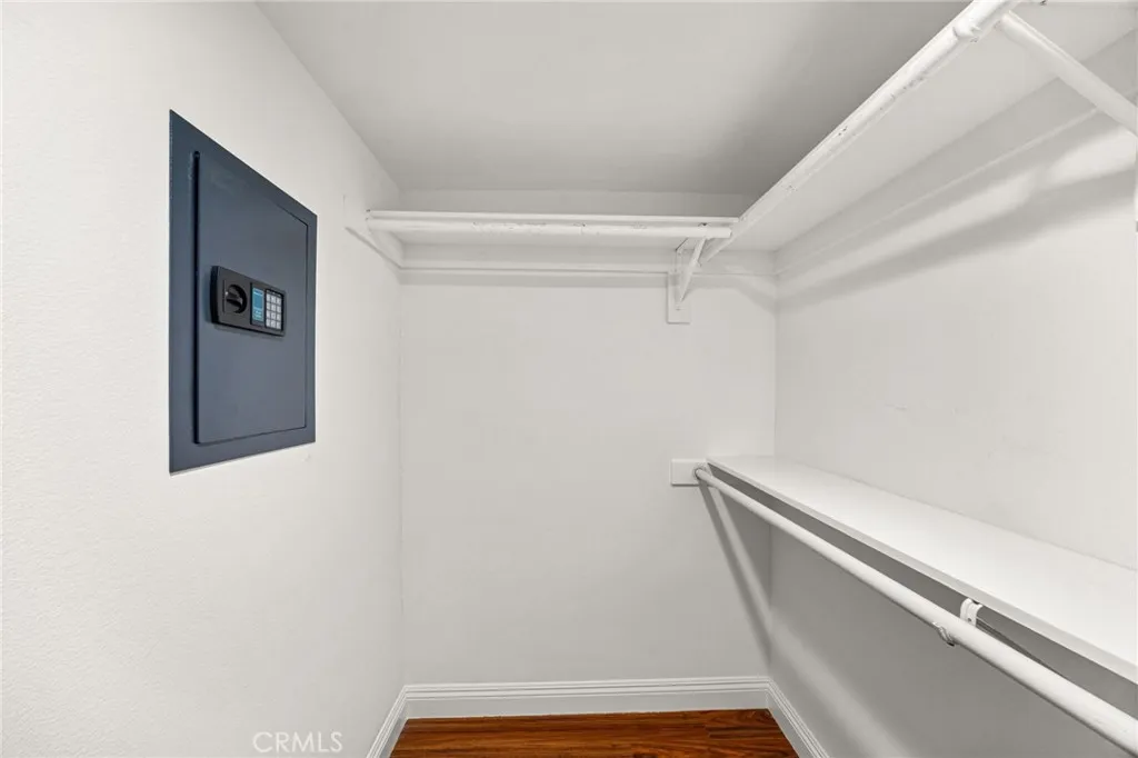 3751 Prestwick Drive, Los Angeles, California 90027 home-pic-28