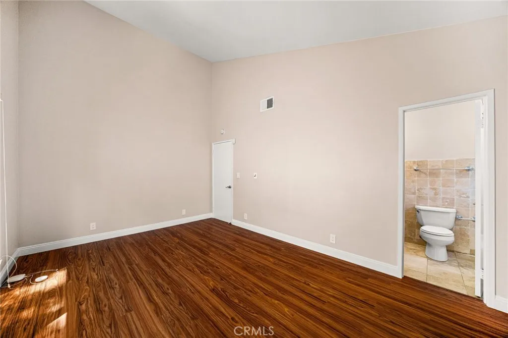 3751 Prestwick Drive, Los Angeles, California 90027 home-pic-33