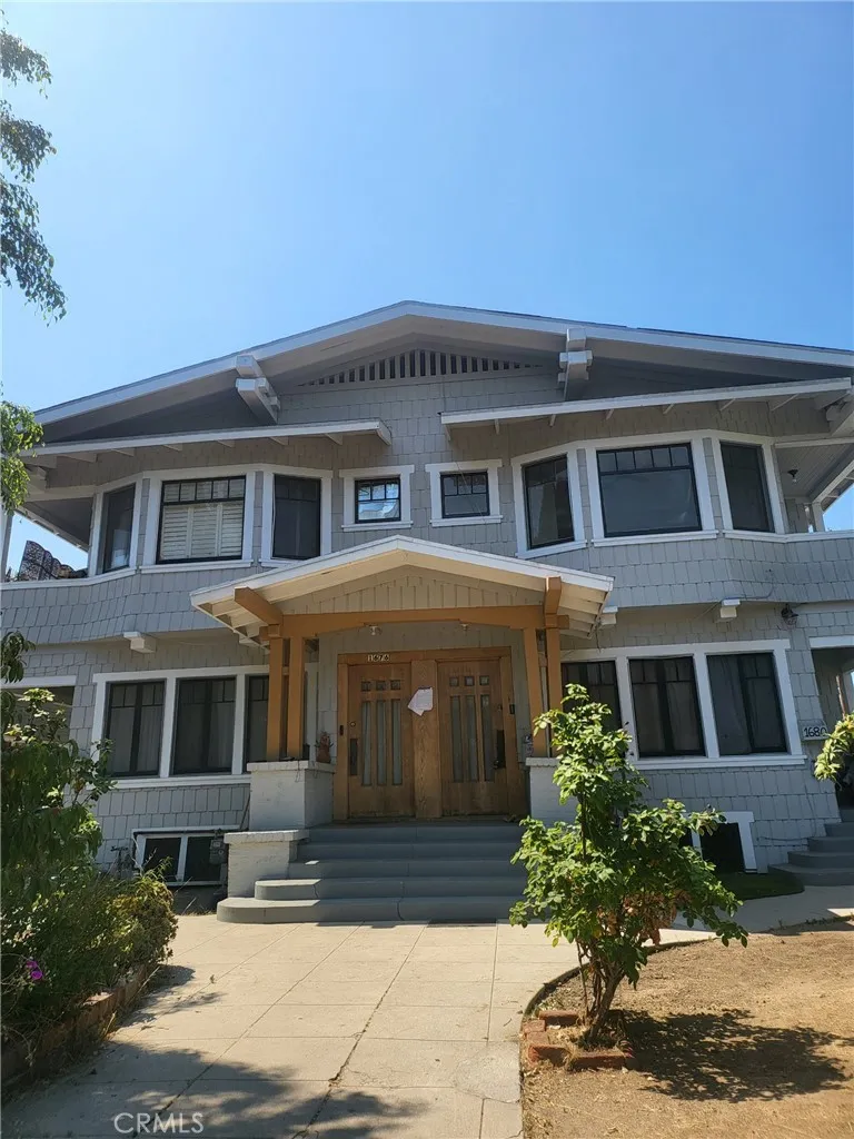 1674 W 25th Street, Los Angeles, California 90007 home-pic-0