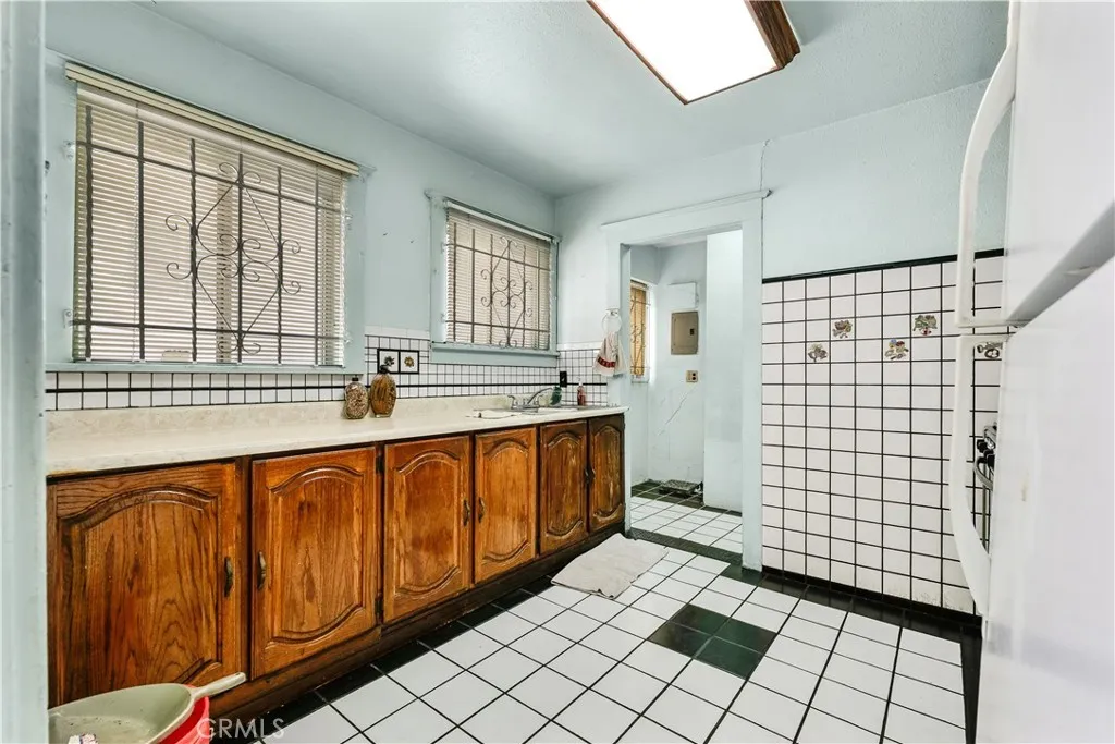 406 N Rampart Boulevard, Los Angeles, California 90026 home-pic-9