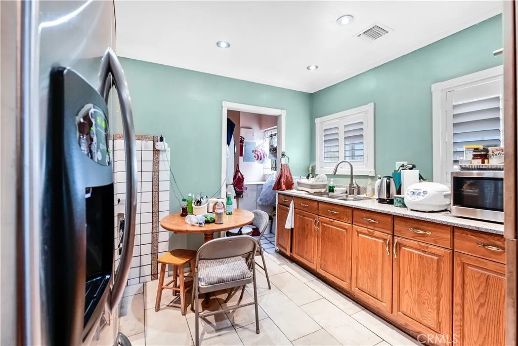 406 N Rampart Boulevard, Los Angeles, California 90026 home-pic-23