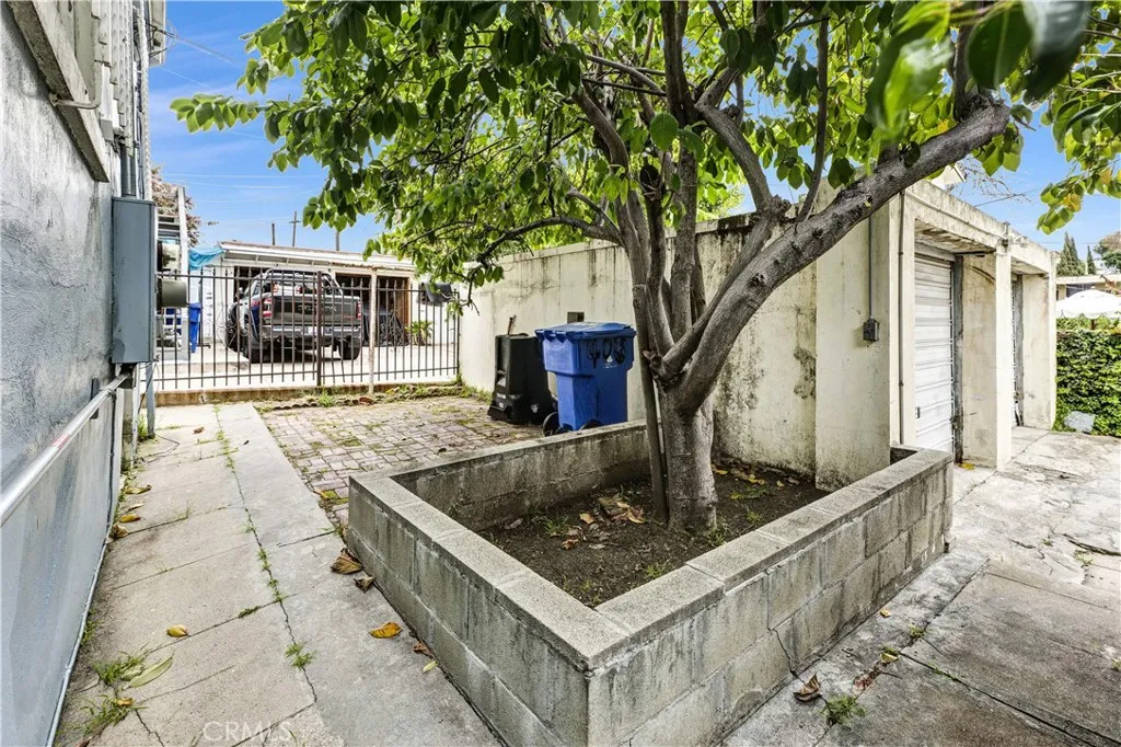 406 N Rampart Boulevard, Los Angeles, California 90026 home-pic-35
