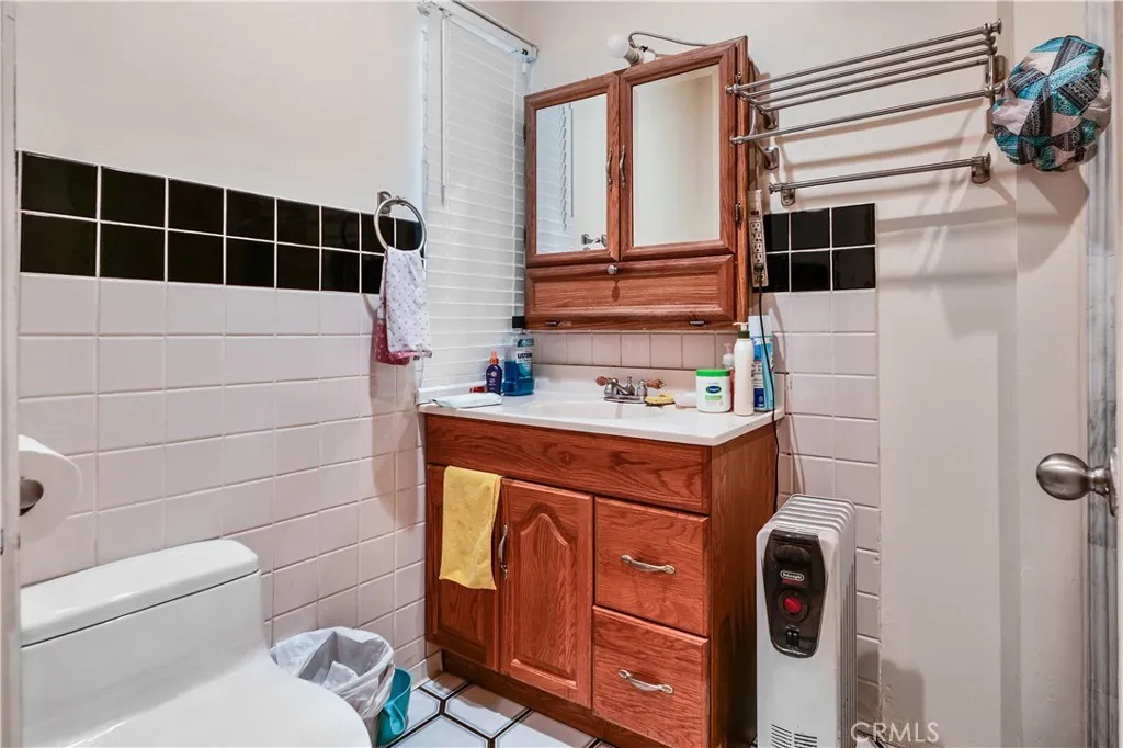 406 N Rampart Boulevard, Los Angeles, California 90026 home-pic-26