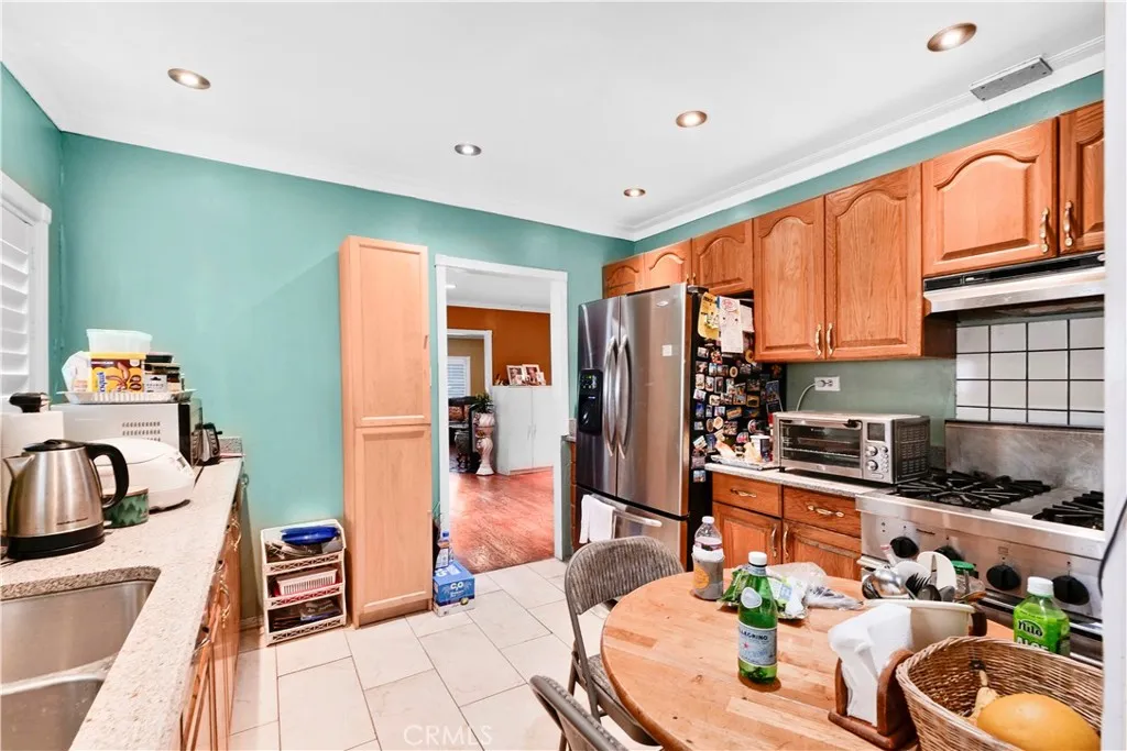 406 N Rampart Boulevard, Los Angeles, California 90026 home-pic-24