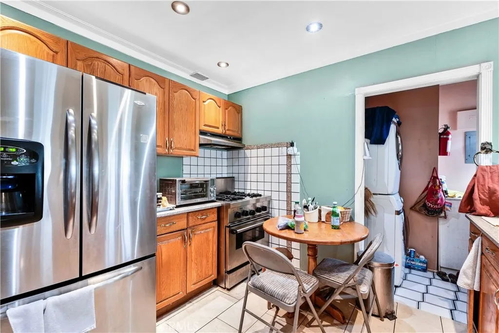 406 N Rampart Boulevard, Los Angeles, California 90026 home-pic-25