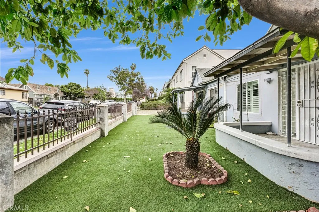 406 N Rampart Boulevard, Los Angeles, California 90026 home-pic-18