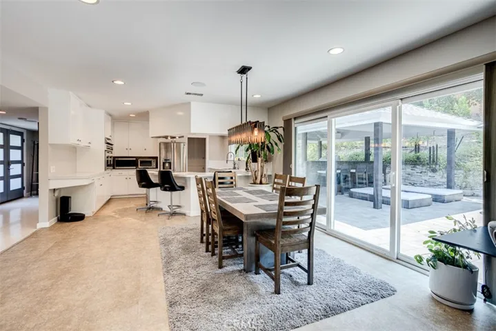 10034 La Canada Way, Shadow Hills, California 91040