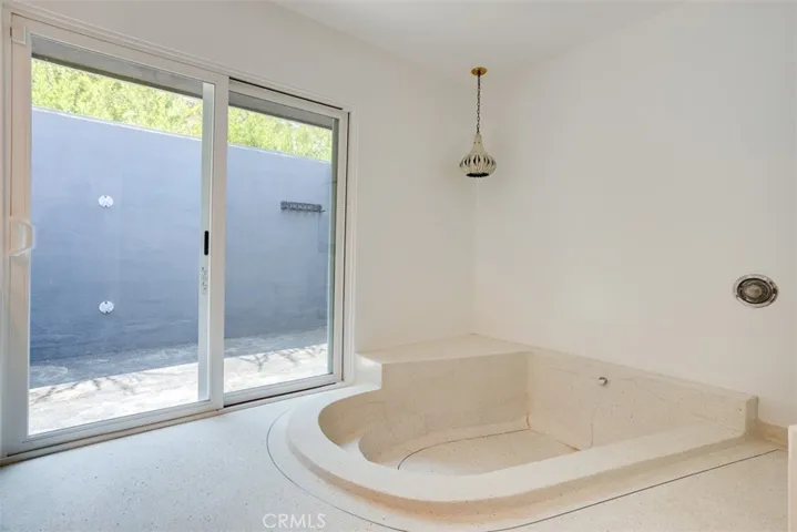 10034 La Canada Way, Shadow Hills, California 91040