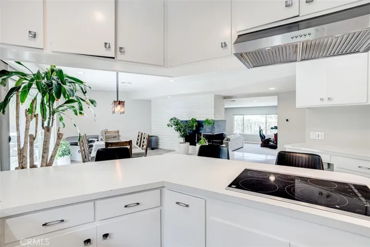 10034 La Canada Way, Shadow Hills, California 91040