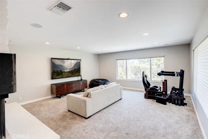 10034 La Canada Way, Shadow Hills, California 91040