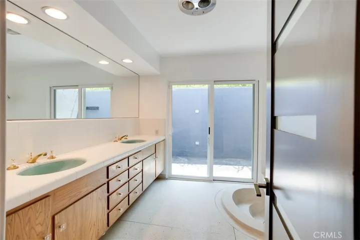10034 La Canada Way, Shadow Hills, California 91040