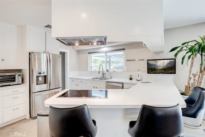 10034 La Canada Way, Shadow Hills, California 91040