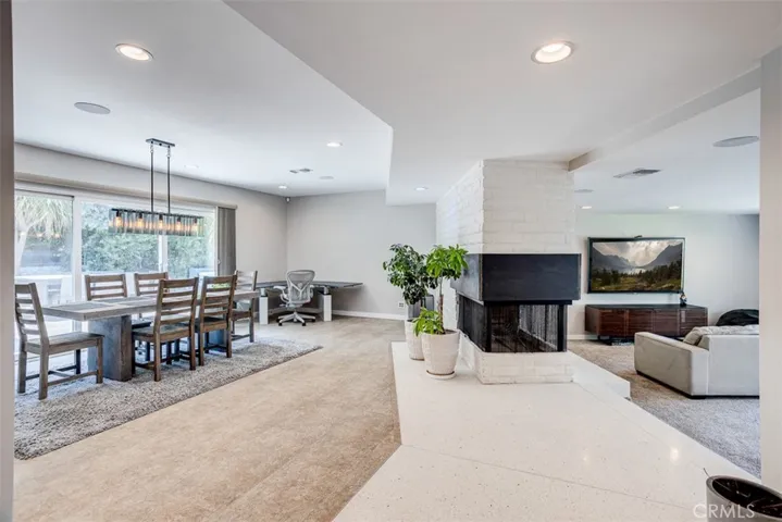 10034 La Canada Way, Shadow Hills, California 91040