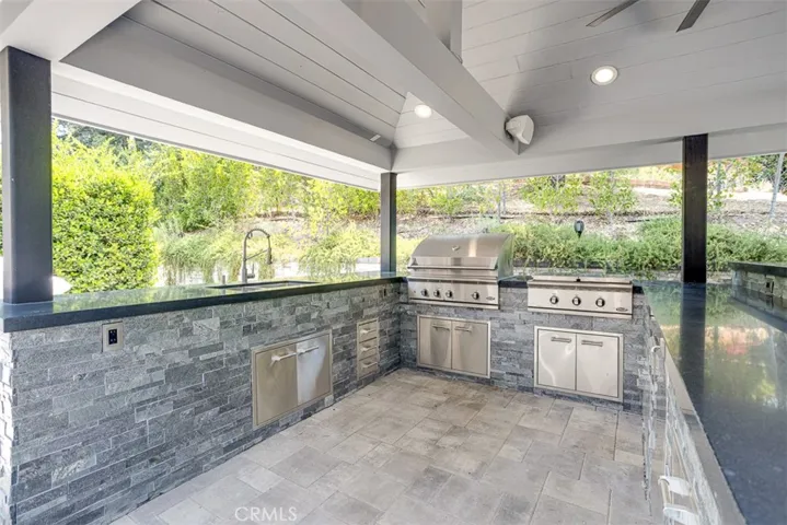 10034 La Canada Way, Shadow Hills, California 91040